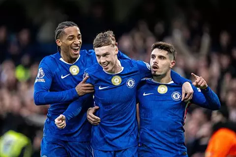 بقيادة بالمر العائد.. تشيلسي يسقط إيفرتون بثنائية في الدوري الإنجليزي